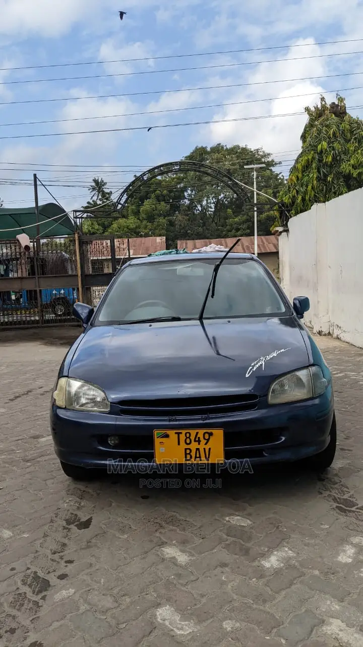 Toyota Starlet 2000 Blue