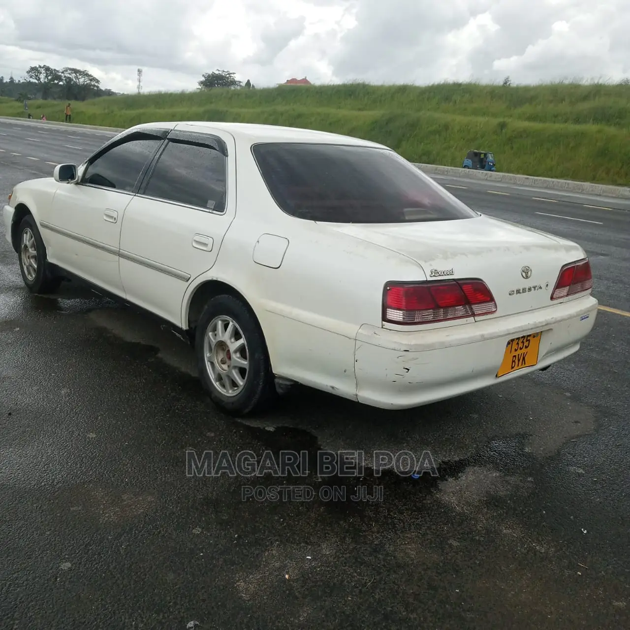 Toyota Cresta 2000 White