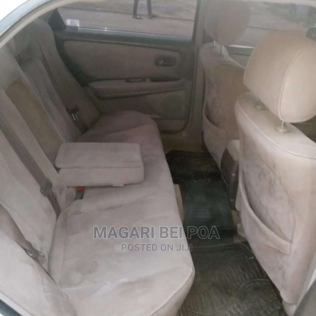 Toyota Cresta 2000 White