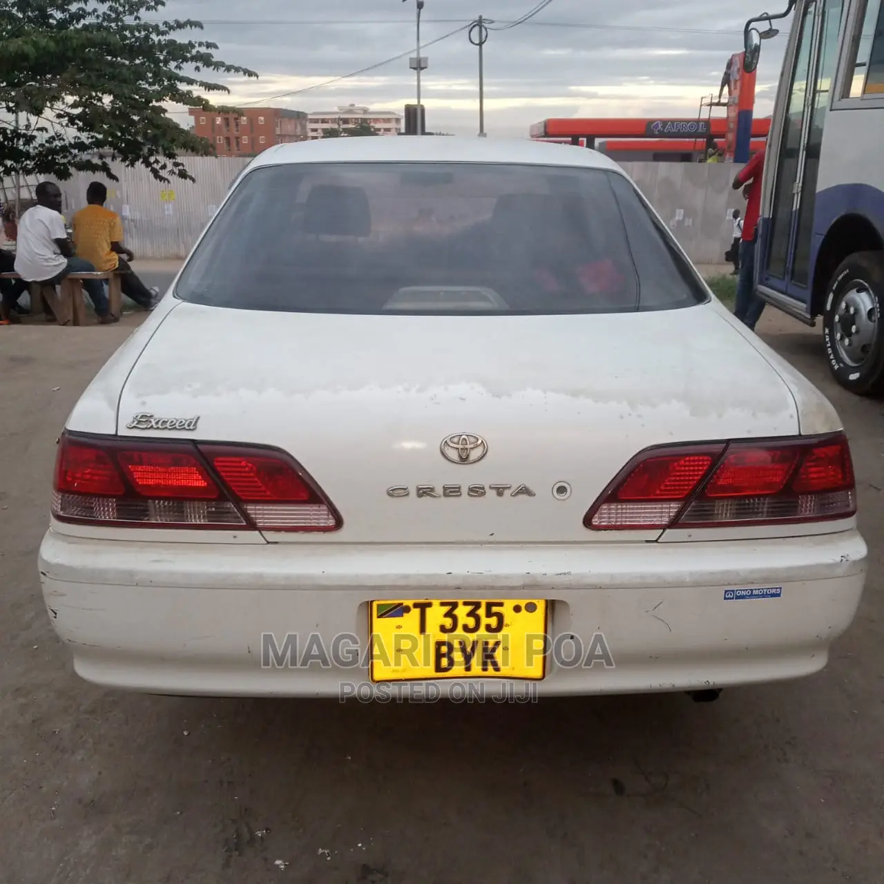 Toyota Cresta 2000 White