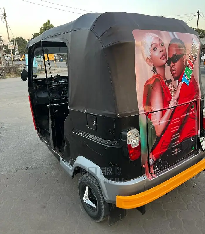 TVS Neo NX 2023 Orange