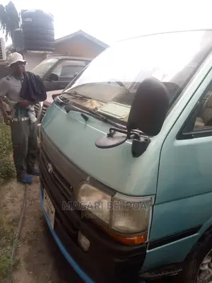Toyota HiAce 2006 Blue