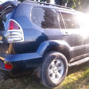 Toyota Land Cruiser Prado 2007 Green