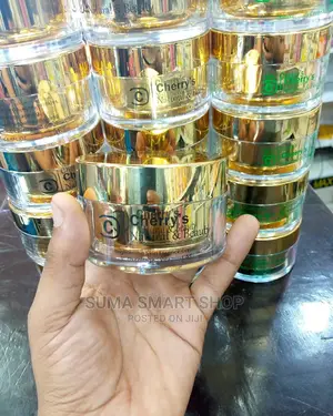 CHERRY Natural and Beauty Face Cream .