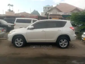 Toyota RAV4 2.0 VVT-i 2008 White