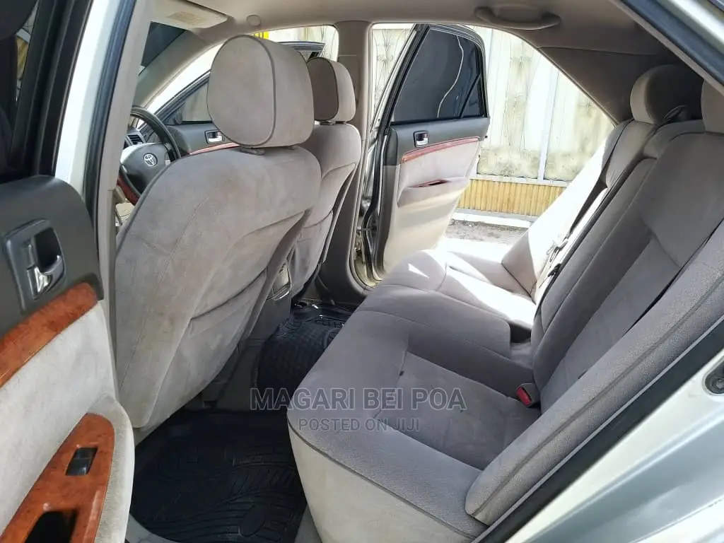 Toyota Mark II Blit 2005 Silver