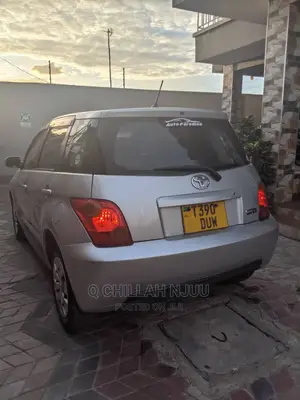 Toyota IST 2005 Silver