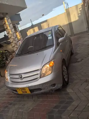 Toyota IST 2005 Silver