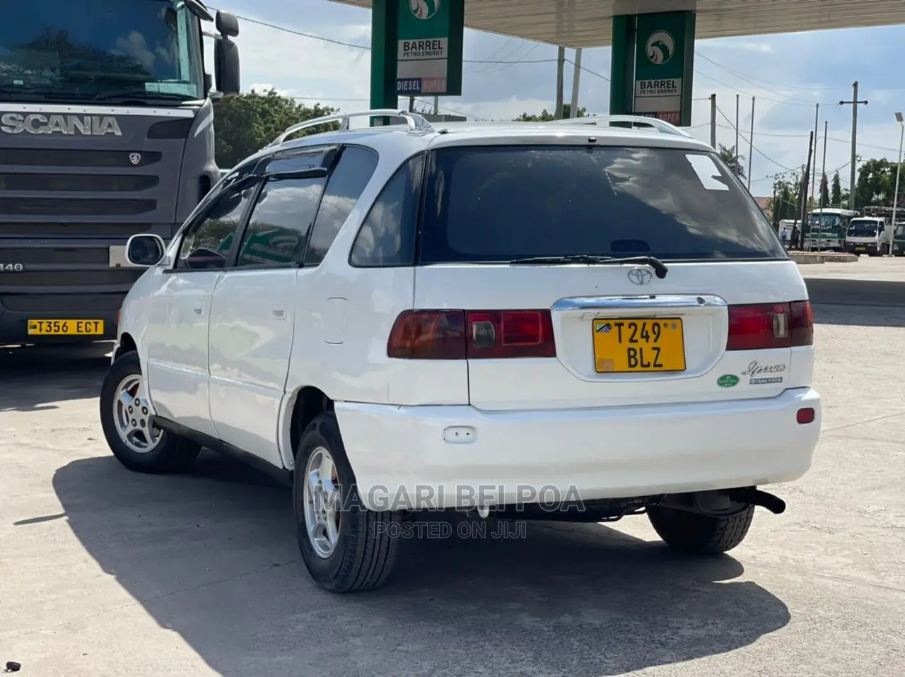 Toyota Ipsum 240i Limited 4WD 2002 White