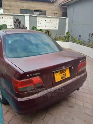 Toyota Carina 2001 Red