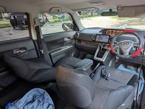Toyota Corolla Rumion Hatchback 1.5 FWD 2010 Red