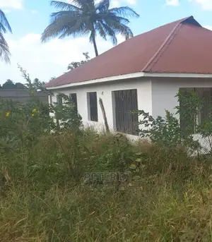 3bdrm House in Goba for sale