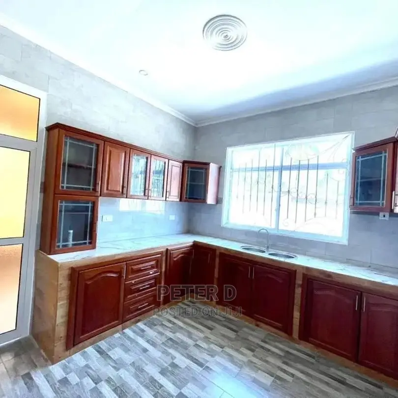 4bdrm House in Goba for sale