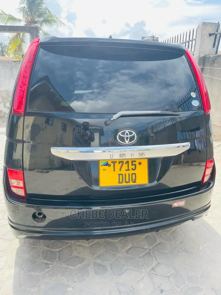 Toyota ISIS 1.8 L 2006 Black