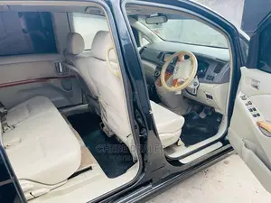 Toyota ISIS 1.8 L 2006 Black