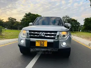 Mitsubishi Pajero 2008 Silver