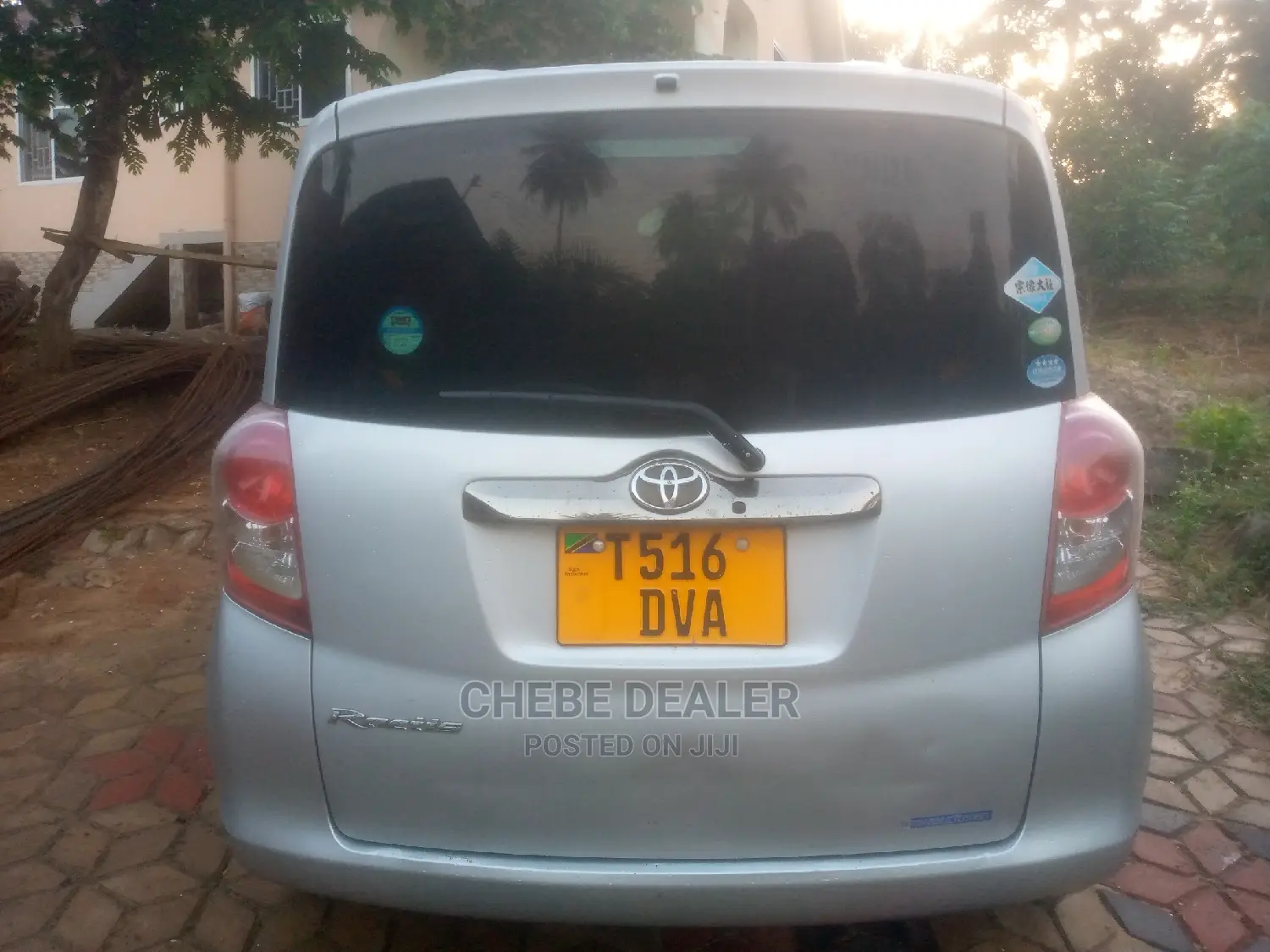 Toyota Ractis 1.3 FWD 2009 Silver
