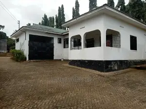 10bdrm House in Mbezi Juu, Kinondoni for sale