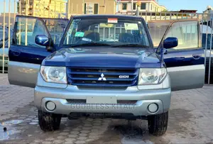 Mitsubishi Pajero 2022 Blue