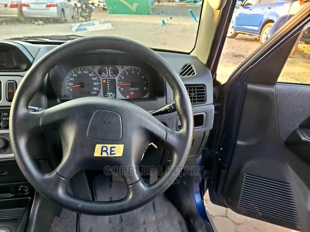 Mitsubishi Pajero 2022 Blue