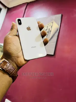Apple iPhone X 64 GB White