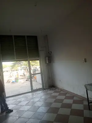 Fremu Kubwa Inapangishwa Mwenge