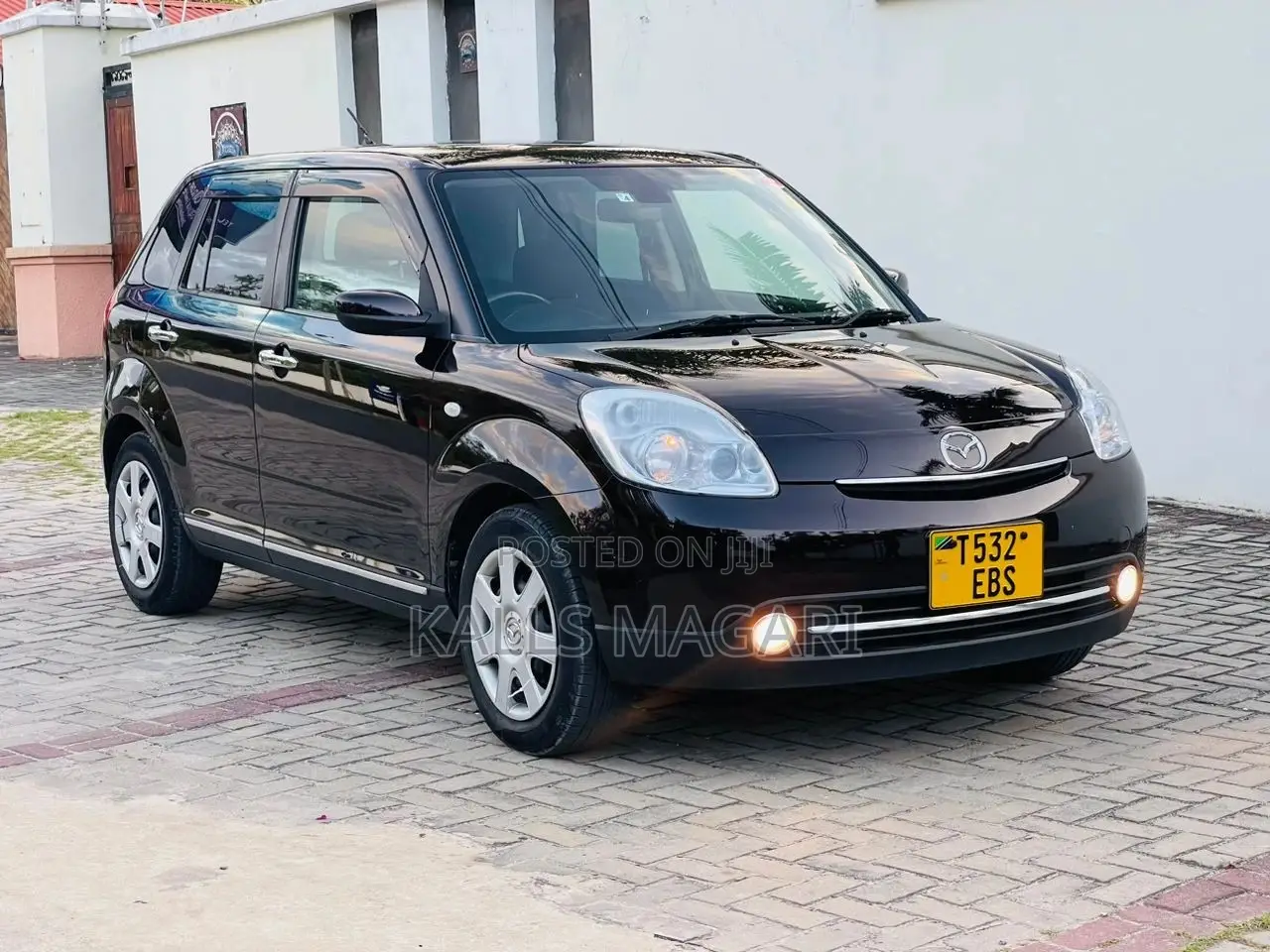 Mazda Verisa 2010 Brown