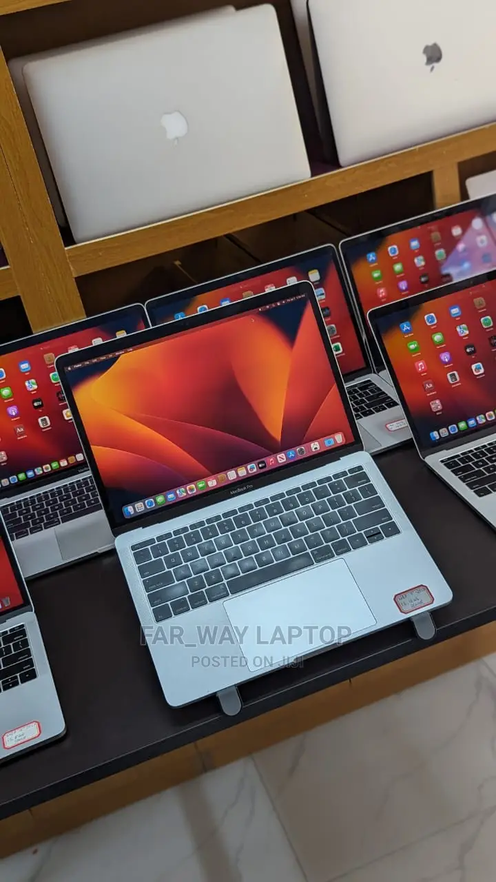 Laptop Apple MacBook 2017 8GB Intel Core I5 SSD 256GB