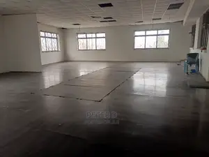 Store Ya Kuhifadhi Mizigo