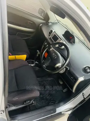 Toyota IST 2005 White