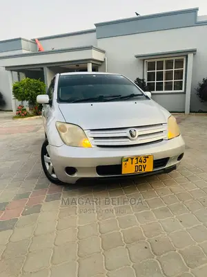 Toyota IST 2005 White