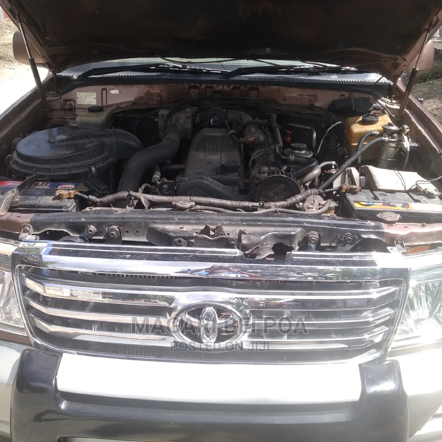 Toyota Land Cruiser 2000 Ivory