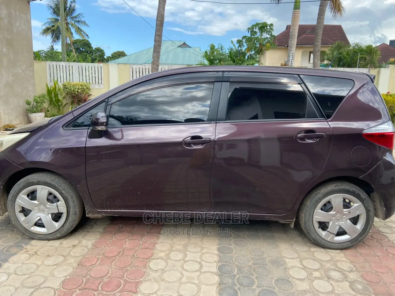 Toyota Ractis 1.5 AWD 2012 Brown