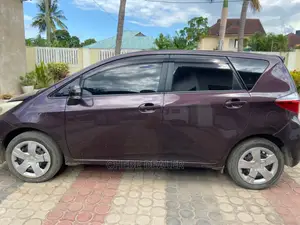 Toyota Ractis 1.5 AWD 2012 Brown