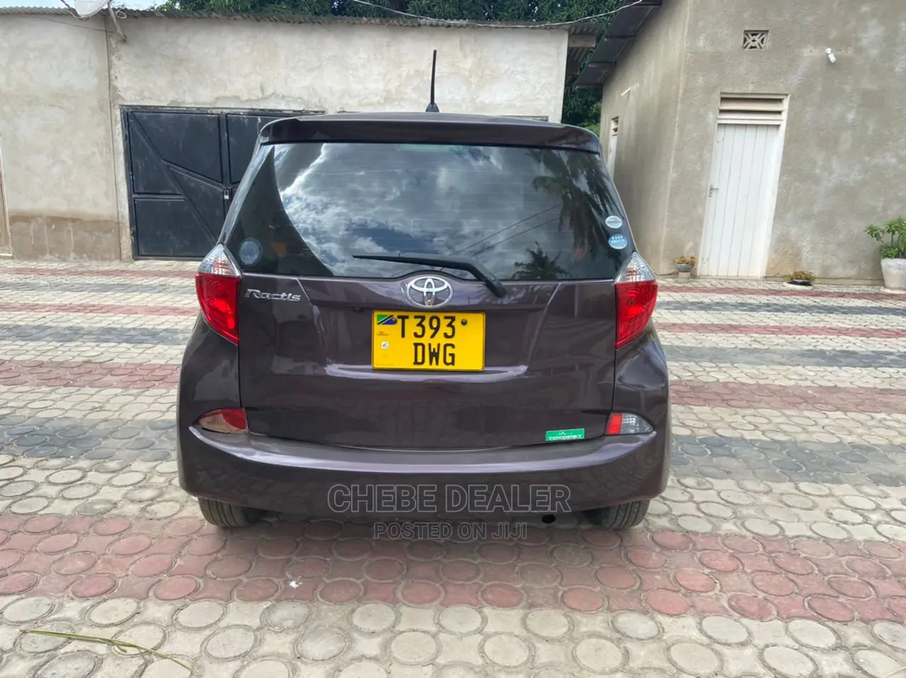 Toyota Ractis 1.5 AWD 2012 Brown