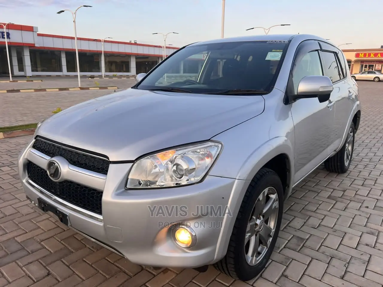 Toyota RAV4 2011 Silver