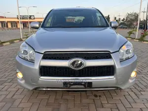 Toyota RAV4 2011 Silver
