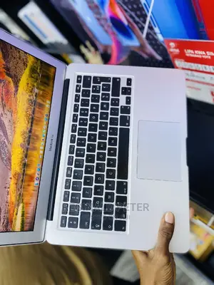 Laptop Apple MacBook Air 2011 4GB Intel Core I5 SSD 128GB