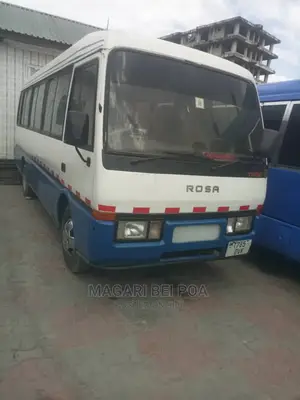 Mitsubishi Fuso Rosa 2000 White