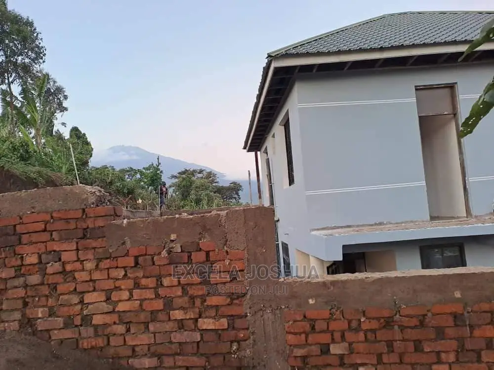 5bdrm House in Excela Joshua, Arusha for sale