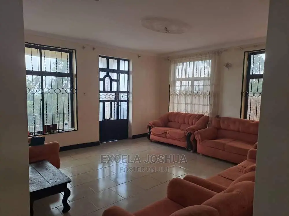 5bdrm House in Excela Joshua, Arusha for sale