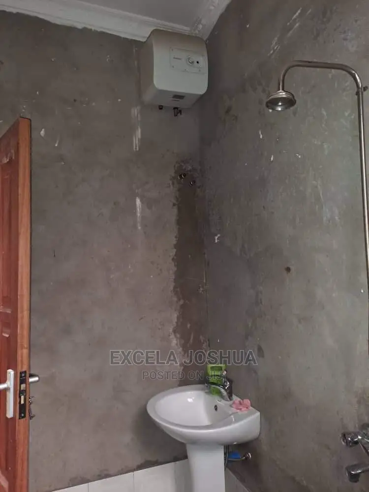 5bdrm House in Excela Joshua, Arusha for sale
