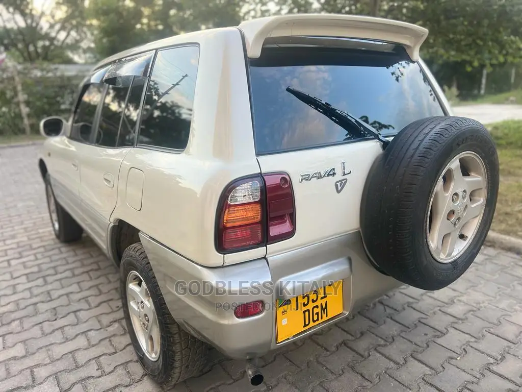 Toyota RAV4 Automatic 2000 Pearl