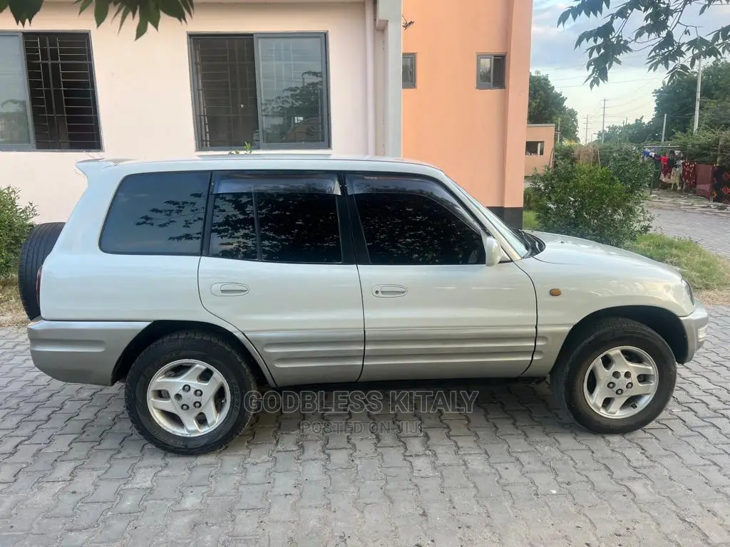 Toyota RAV4 Automatic 2000 Pearl