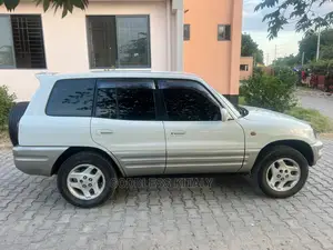 Toyota RAV4 Automatic 2000 Pearl