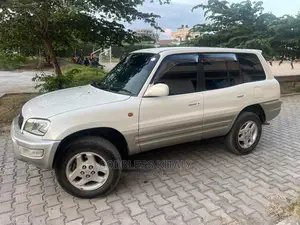 Toyota RAV4 Automatic 2000 Pearl