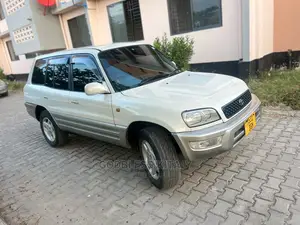 Toyota RAV4 Automatic 2000 Pearl