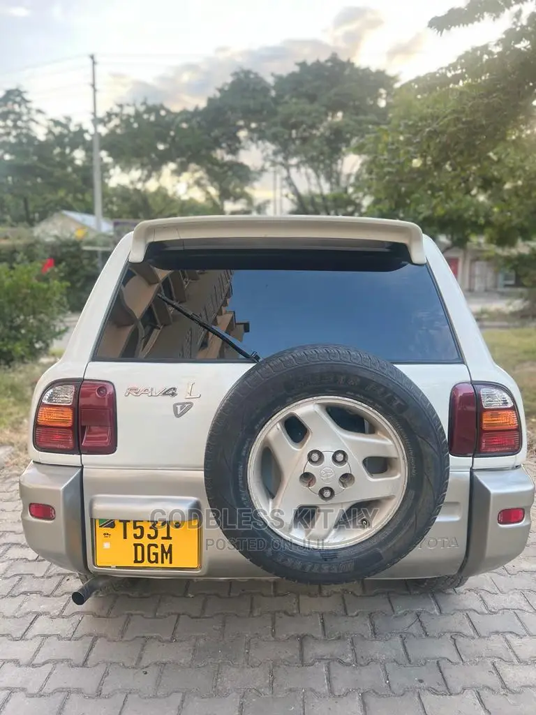 Toyota RAV4 Automatic 2000 Pearl