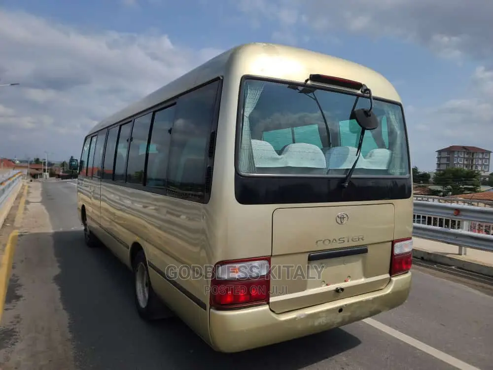 Toyota Coaster 2004 Gold