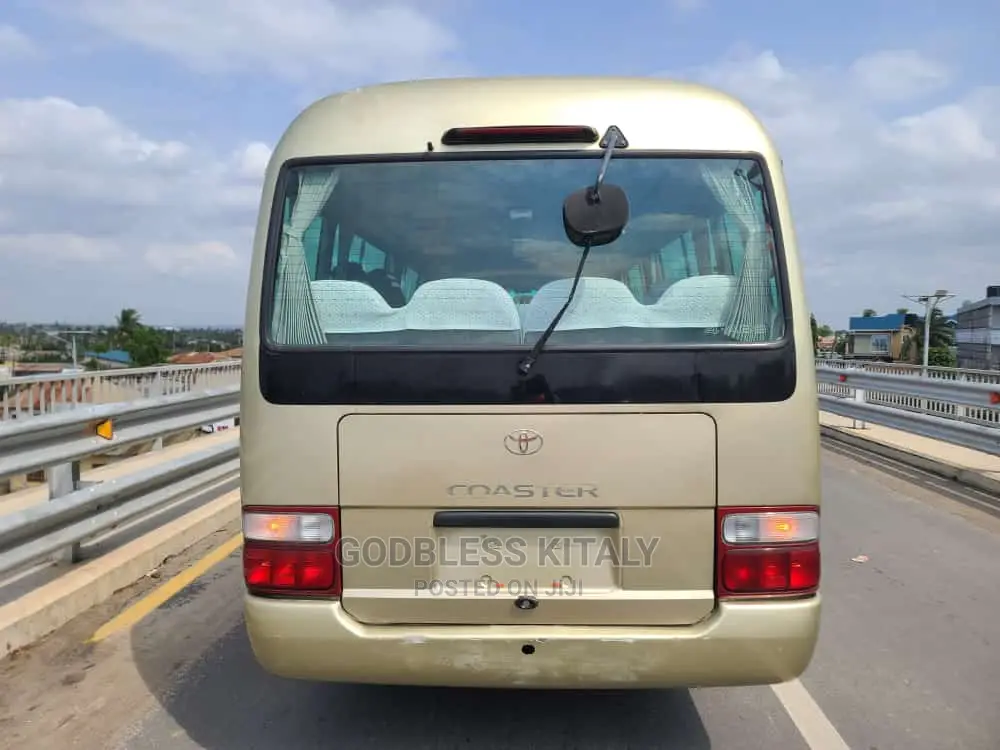 Toyota Coaster 2004 Gold
